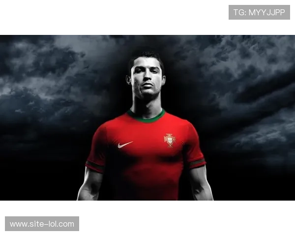 足球巨星魅力风采:从经典造型看球场上的明星个性与时尚潮流 足球巨星魅力风采:从经典造型看球场上的明星个性与时尚潮流