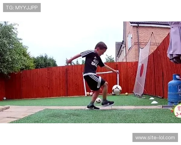 足球球星被租借后如何调整状态与适应新环境提升表现